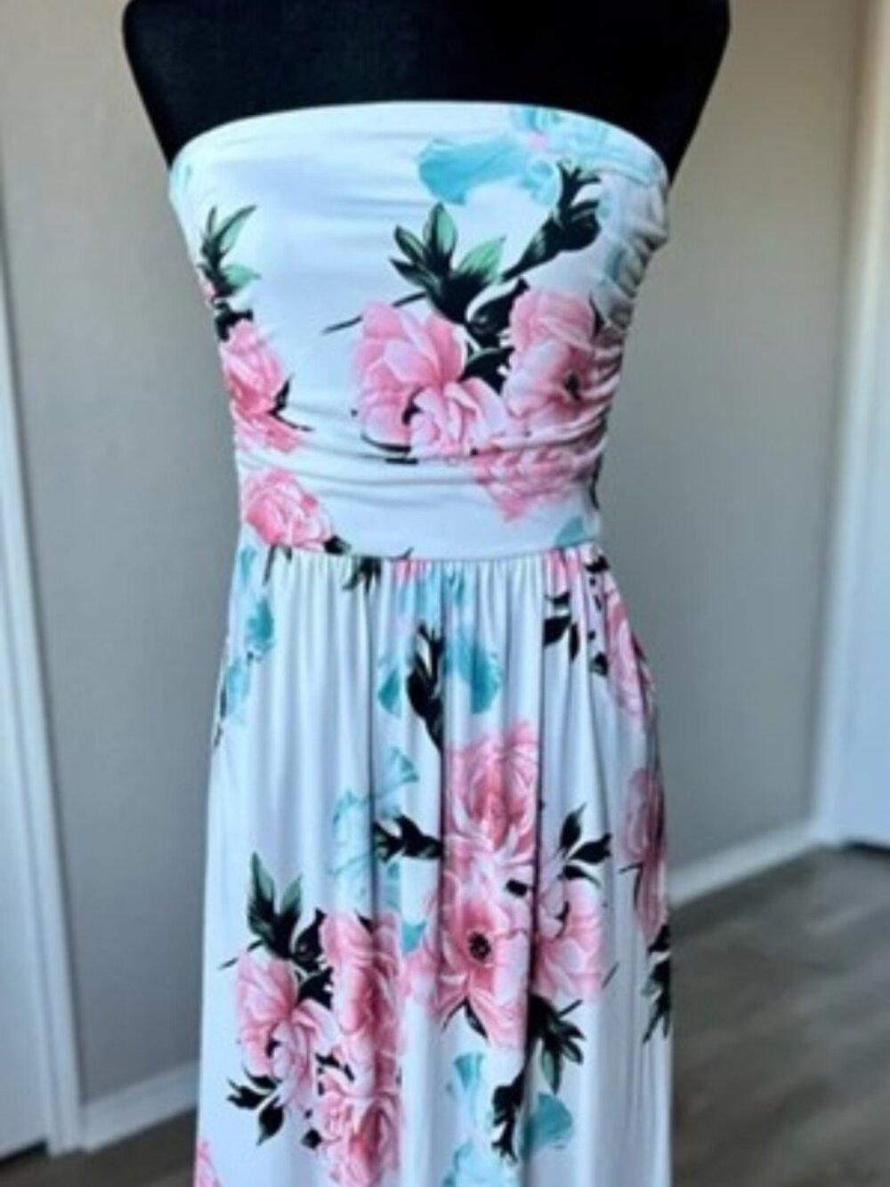 Super Cute Vanilla Bay Floral Maxi Dress in Pink and White with POCKETS - Small